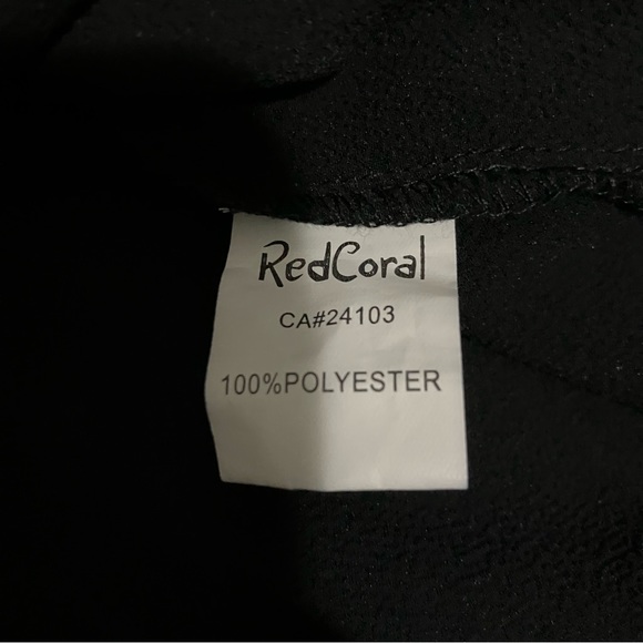 Red Coral | Black sleeveless blouse - Picture 6 of 6